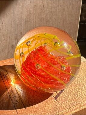 Vintage Sunset Swirl Art Glass Paperweight 3” controlled bubble